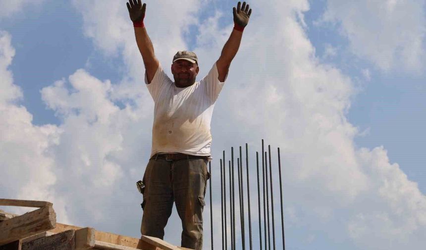 İnşaat işçileri 1 Mayıs'ta da mesai yaptı