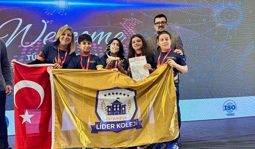 İstanbul Lider Koleji öğrencileri 3 kategoride 3 ödülle Roma'da