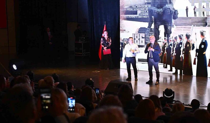Rusların Zafer Bayramı Muratpaşa'da kutlandı