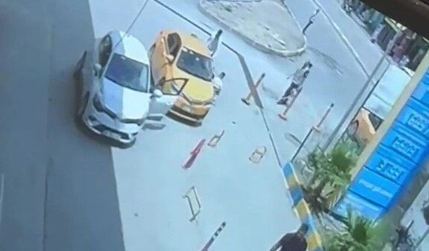 Yol verme yüzünden tartıştığı taksiciyi takip edip bıçakladı: O anlar kamerada