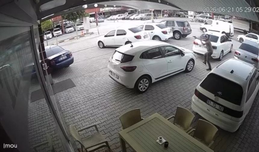 Adana'da oto galericiler sitesinde silahlı saldırı: Çok sayıda araç zarar gördü