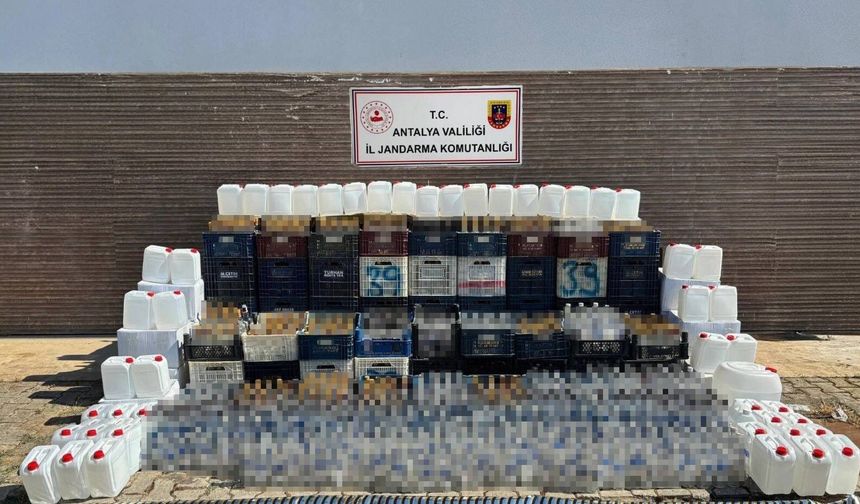 Alanya'da kaçak alkol operasyonu: Bin litre kaçak alkol ele geçirildi