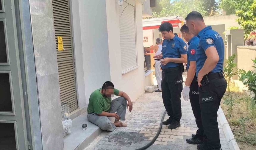 Annesine sinirlendi kendini eve kapatıp yakmaya çalıştı, mahallede korku ve öfke dolu anlar