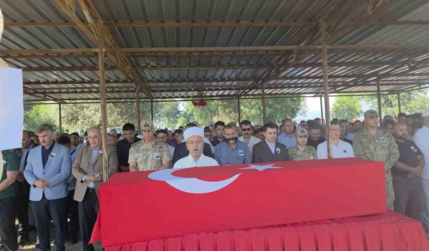 Kalp krizi geçirerek vefat eden uzman çavuş son yolculuğuna uğurlandı