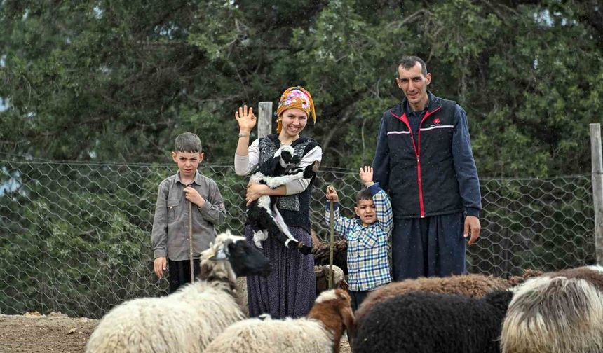 Mersin'de bir koyun alamayan aile sürü sahibi oldu