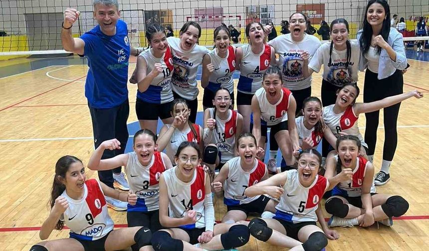 Onikişubat Belediyespor Midi Kız Voleybol Takımı Türkiye Şampiyonası yolunda