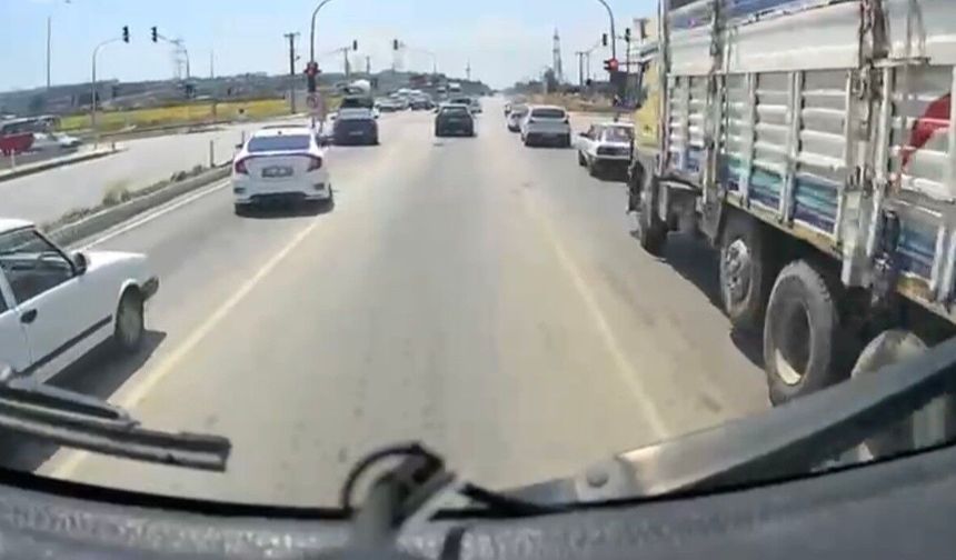 Osmaniye'de itfaiye aracına fermuar sistemiyle geçiş koridoru oluşturdular