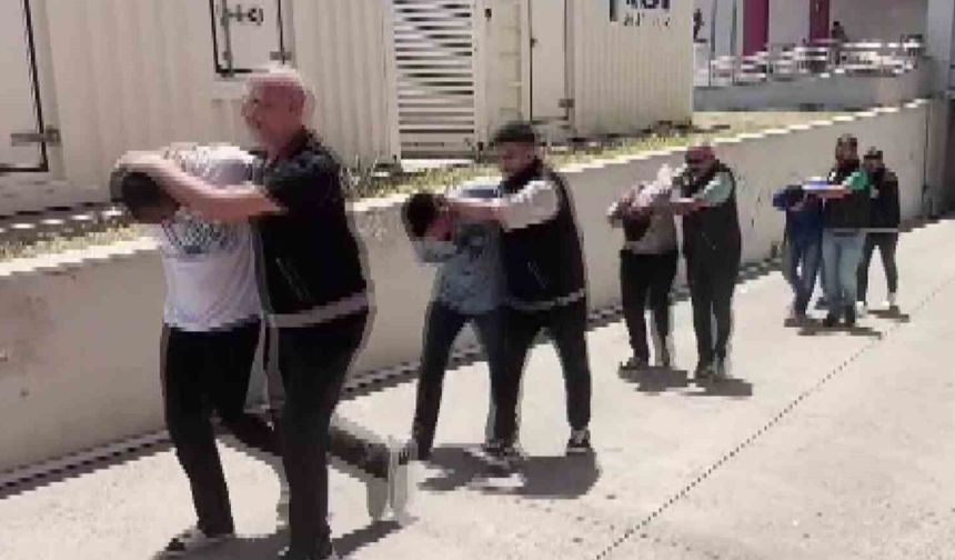 Uyuşturucu ve silahlarla yakalandılar: 4 kişi tutuklandı