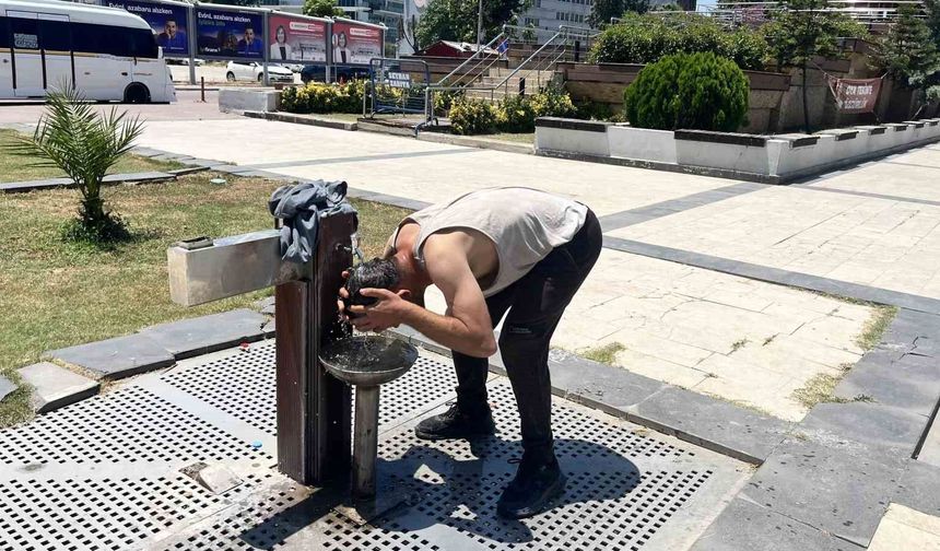 Adanalılardan Avrupalılara sıcaklık tepkisi: 'Ne Fransa ne de Almanya bu kadar sıcak değil'