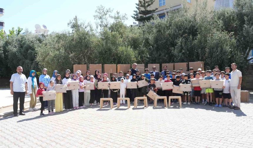 Alanya Belediyesi'nden Kur'an kurslarına 800 rahle desteği