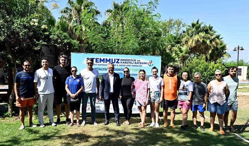 Antalya'da dip temizliğinde çok sayıda plastik ve teneke ambalaj atığı çıkarıldı