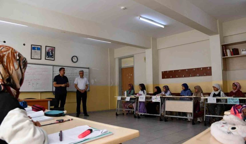 Dörtyol'da yaz kuran kurslarına çocuklardan ilgi