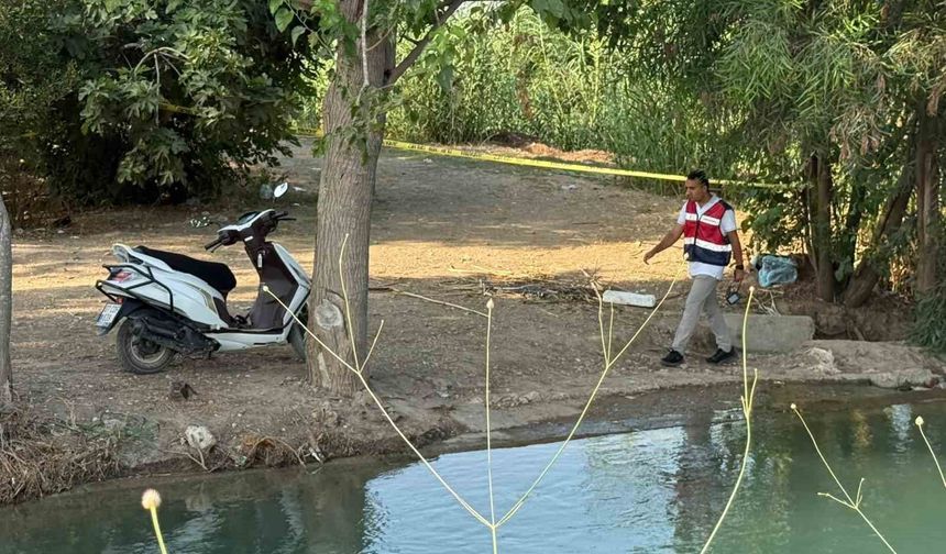 Haber alınamayan adamın sulama kanalı yanında bulunan motosiklet ve cep telefonu ekipleri harekete geçirdi