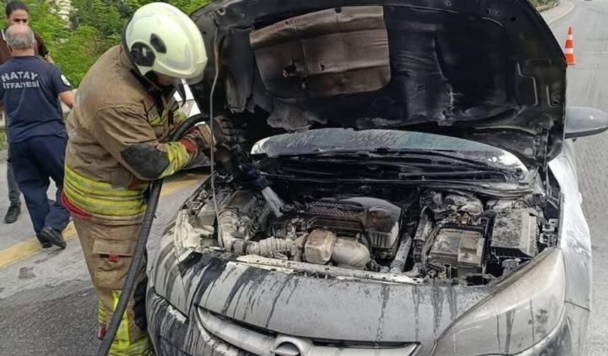 İskenderun'da araç yangını paniğe neden oldu