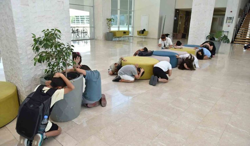 Kepez'de deprem ve yangın tatbikatı