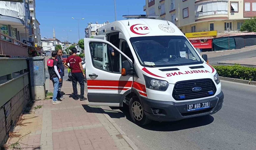 Motosiklet ile otomobil çarpıştı: 2 yaralı