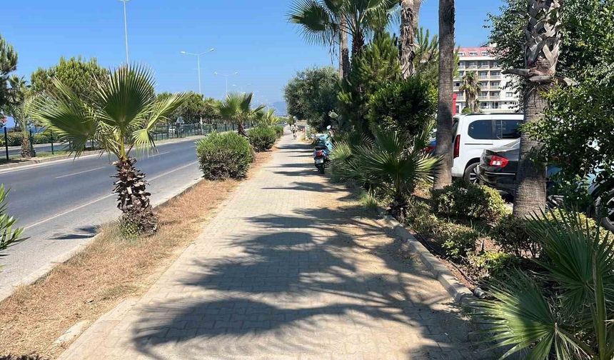 Otelin önüne bıraktığı motosikleti sabah göremeyince hırsızlığı güvenlik kamerasından gördü