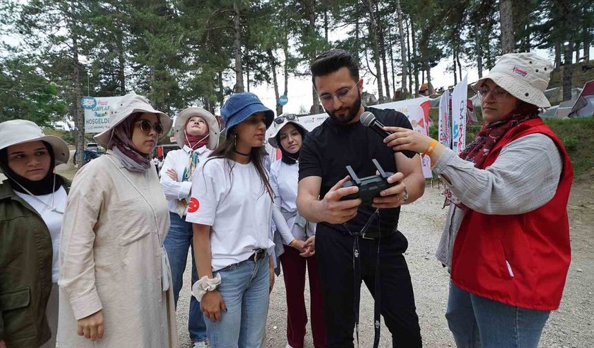 Pusula Maraş Kampı'nda gençler yeni medya ve fotoğrafçılığı öğrendi