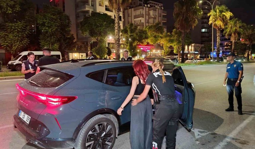 Adana polisinden sıkı denetim: 140 sürücüye 3 milyon 924 bin TL ceza