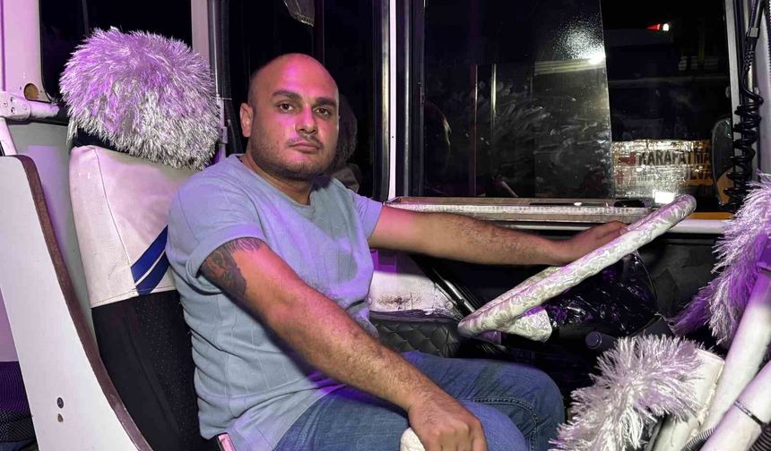 Adana'da ambulans ve otobüs sürücüleri arasında 'yol verme' kavgası