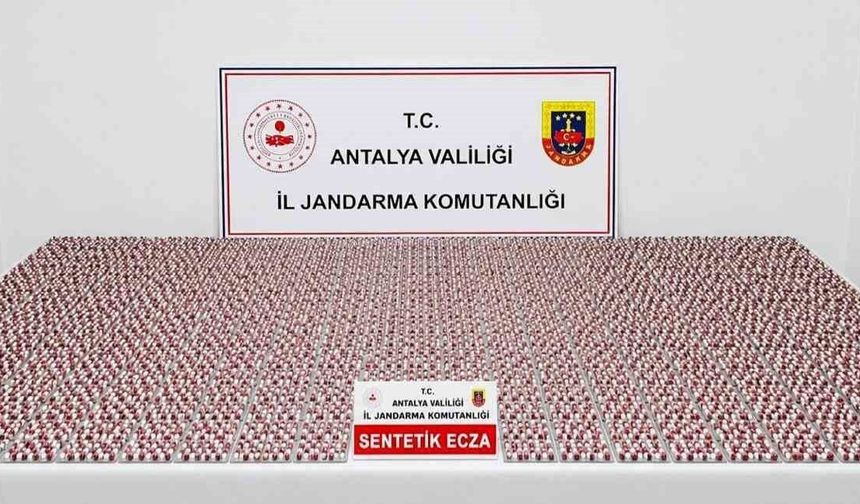 Antalya'da depoda 5 bin 865 adet uyuşturucu hap ele geçirildi
