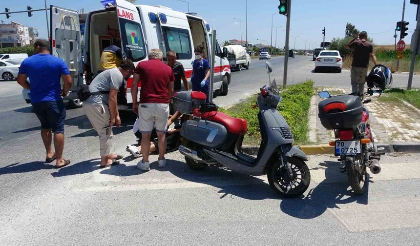 Antalya'da devrilen motosikletli yaralandı