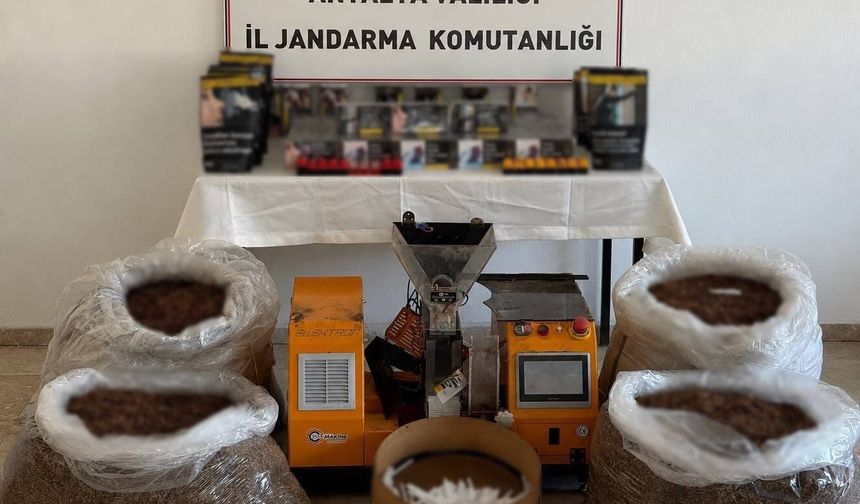 Antalya'da kaçak tütün operasyonunda 280 kilo kıyılmış tütün ele geçirildi