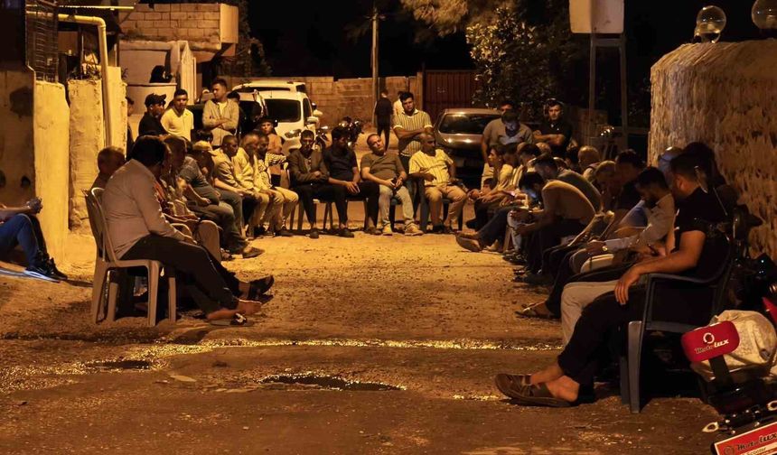 Batan gemide yolculuk yapan ağabey ve kardeşinden haber alınamıyor