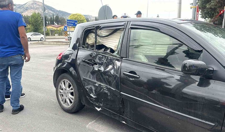 Burdur'da otomobille çarpışan motosikletin sürücüsü 2 günlük yaşam mücadelesini kaybetti
