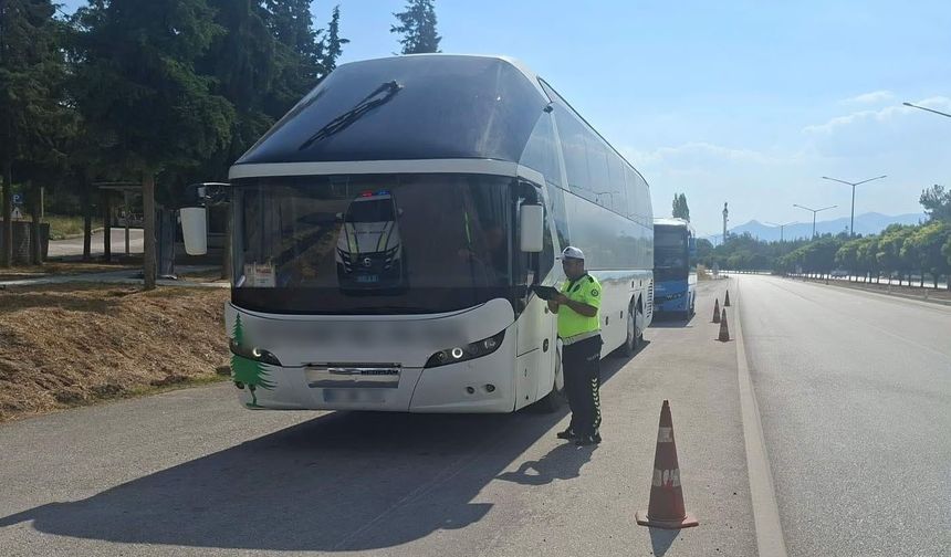 Burdur'da şehirlerarası yolcu otobüslerine sıkı denetim