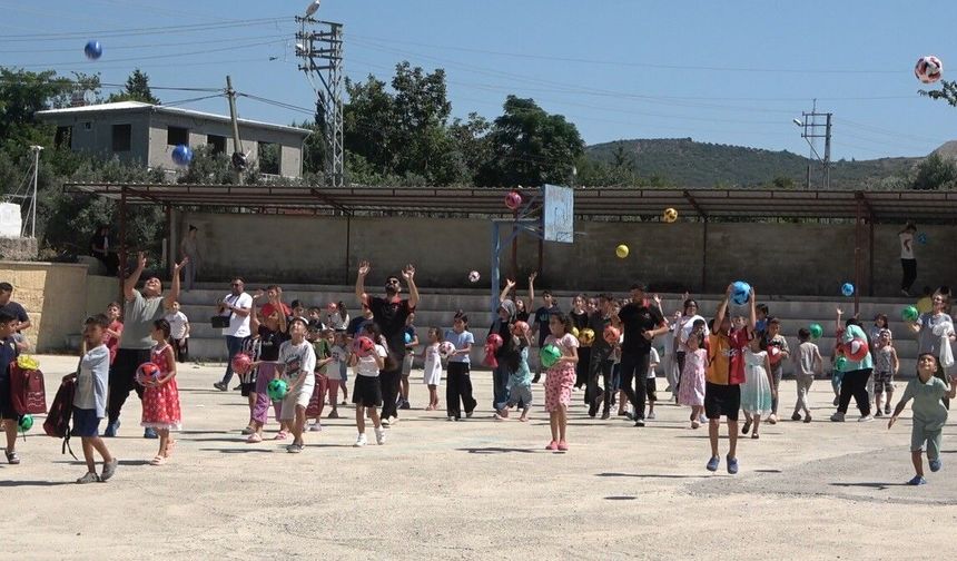 Çocukların mutluluğu için kilometreleri aştılar
