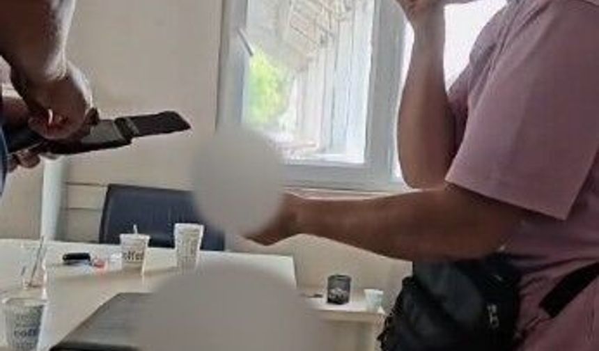 Hayatını kaybeden babasının hediyesini kaybetti, bulununca sözleri duygulandırdı