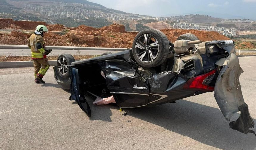 İskenderun'da otomobil ters döndü: 4 yaralı