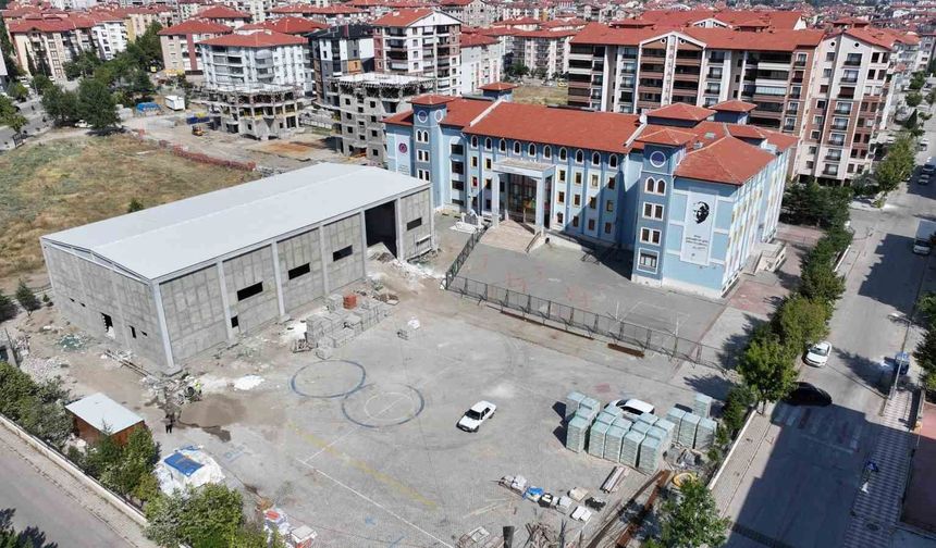 İTO Şehit Mustafa Gözütok Ortaokulu'na kapalı spor salonu kazandırılıyor