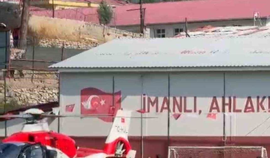 Kalp krizi geçiren vatandaş helikopter ambulansla hastaneye kaldırıldı
