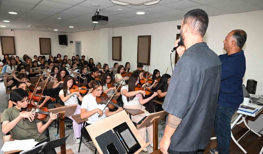 Kemer'de 30 Ağustos Zafer Bayramı hazırlıkları sürüyor