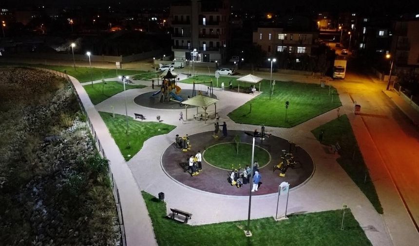 Kepez'de 100'ün üzerinde park aydınlatıldı