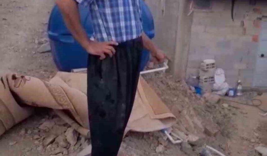 Kozan'da açıkta bırakılan su borusu vatandaşı mağdur ediyor
