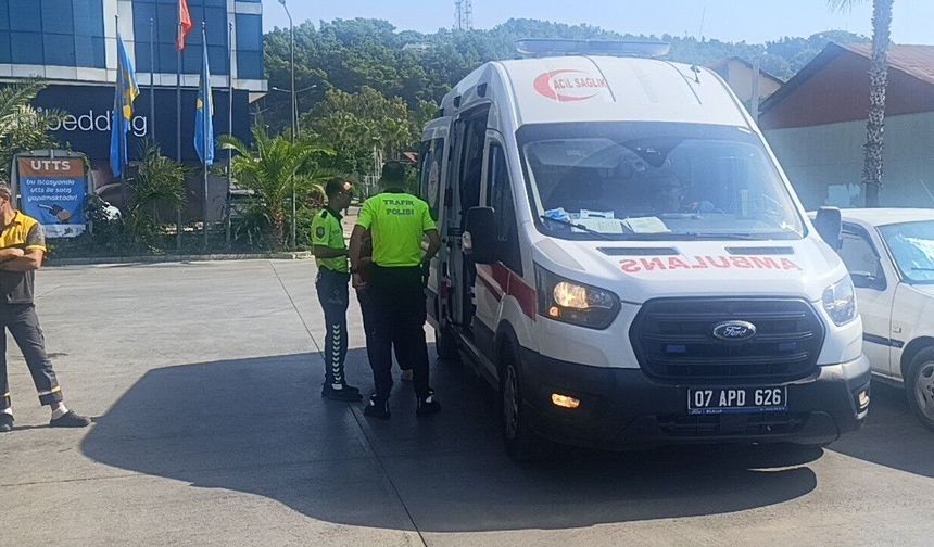 Manavgat'ta motosiklet kazası: 2 yaralı