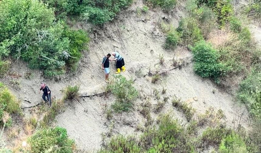 Ormanlık alanda mahsur kalan alzheimer hastası kurtarıldı