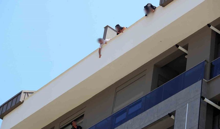 Paralarını alamadığını iddia eden işçiler inşaatın çatısına çıktı
