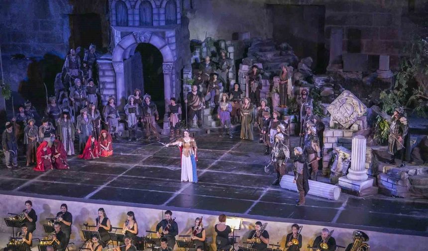 33. Uluslararası Aspendos Opera ve Bale Festivali 'Attila' ile başladı