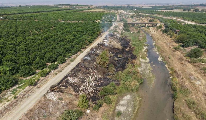 Adana'da Deliçay Deresi'nin çevresi çöplüğe dönüştü