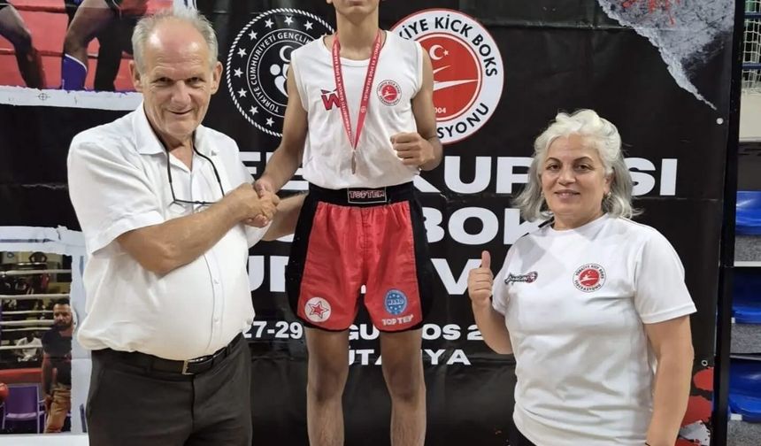 Burdurlu kick boksçulardan, Zafer Kupası'nda 10 madalya