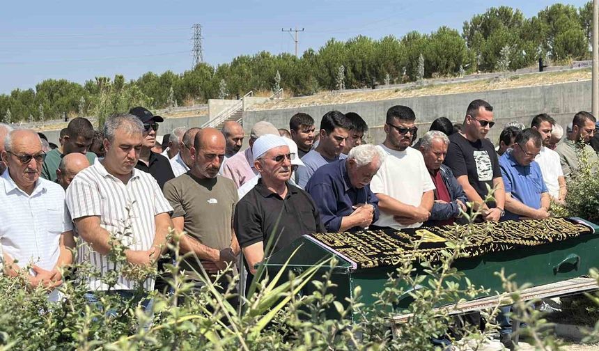 Damatlık yerine kefen giydi