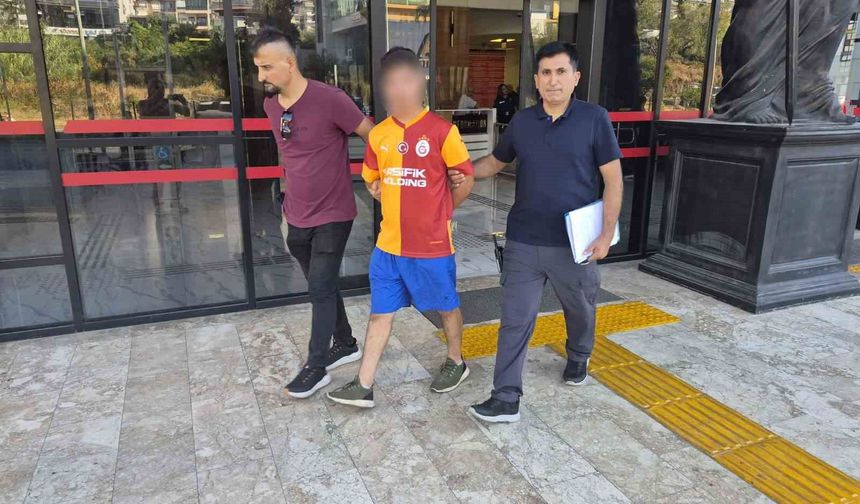 Kadın turisti bıçakla yaralama ve cinsel istismar iddiasıyla 17 yaşındaki çocuk tutuklandı