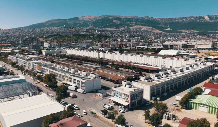 Kahramanmaraş'ta Toptancılar Sitesi'nde esnaf iş yerlerini doldurmaya başladı