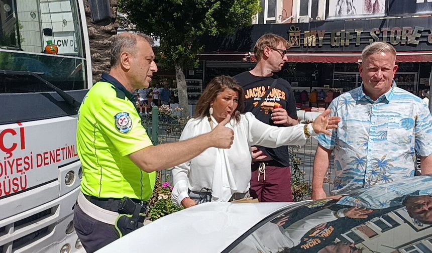 Kazada haklı olduklarını anlatamayan turistlere vatandaşlar sahip çıktı