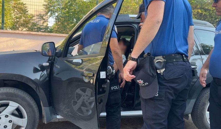 Kendisine zarar verdiğini ihbar eden kadın, araçta fenalaşmış halde bulundu