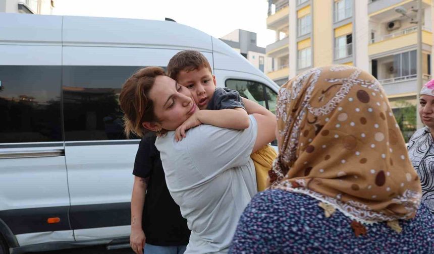 KKTC'deki feribot faciasından kurtulan Adanalı gençler ailelerine kavuştu